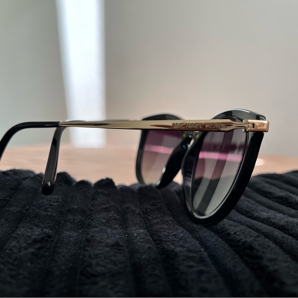 Michael Kors Sunglasses. - Picture 4 of 8